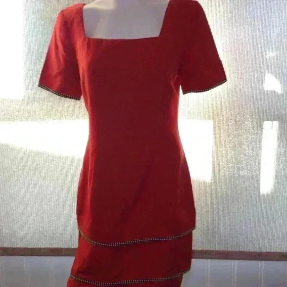 VINTAGE Red Silk St Gillian Size: 10, tiered 100% Silk Madison Ave Dress - Picture 1 of 4